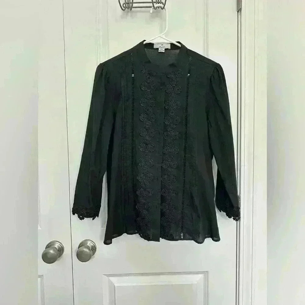 We Are Kindred Black Embroidered Long Sleeve Botton Up Top Size 6